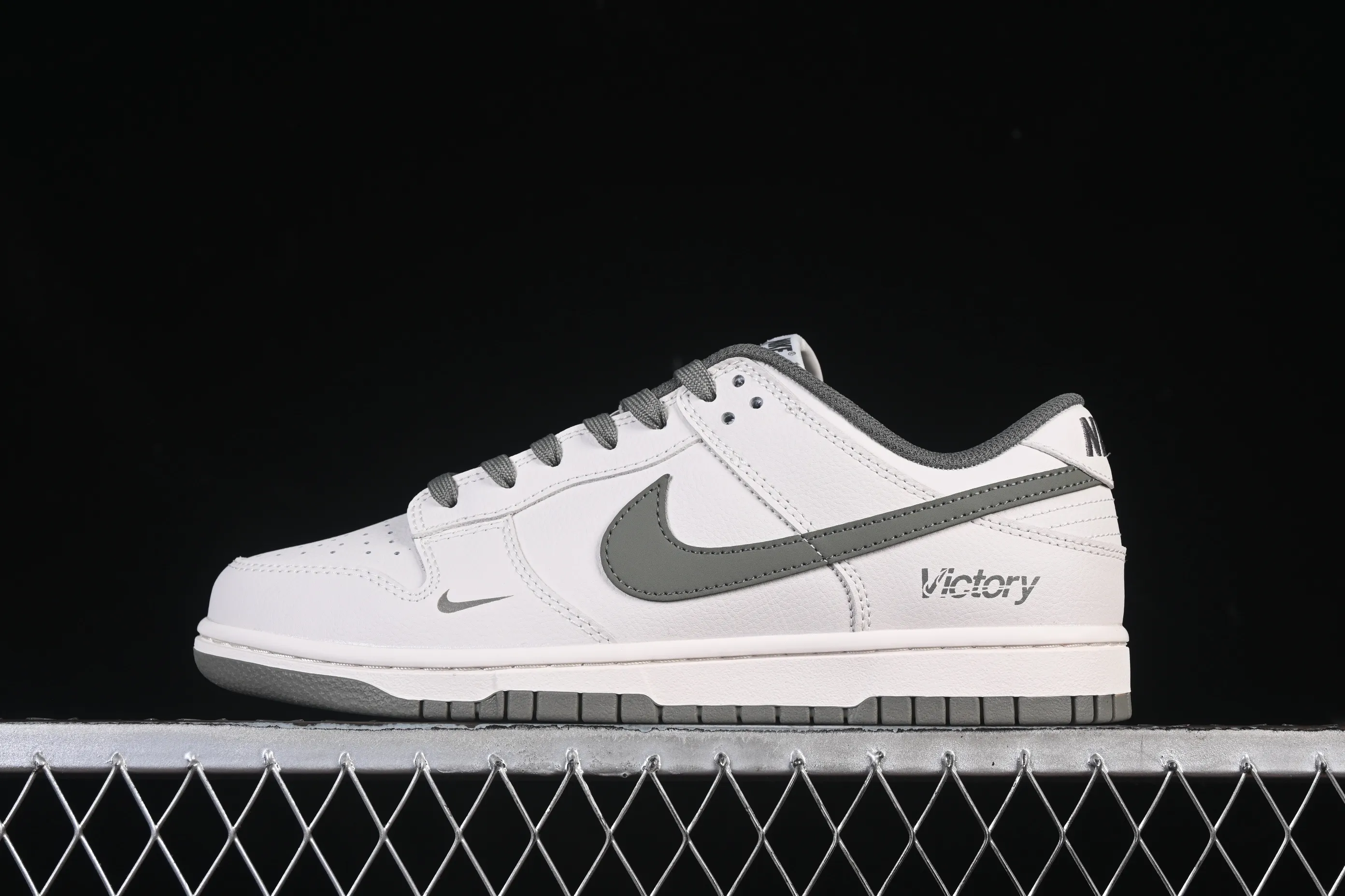 All categories Nk SB Dunk Series Nk SB Dunk Low High-end customized low-top sneakers Nike SB Dunk Low "Just Do It" Anniversary high-end customized low-top casual sneakers WG0508-043